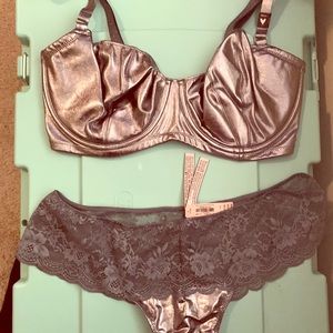 Victoria’s Secret set
